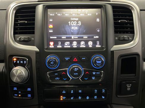 Used 2015 RAM 1500 Limited AWD/4WD image 14