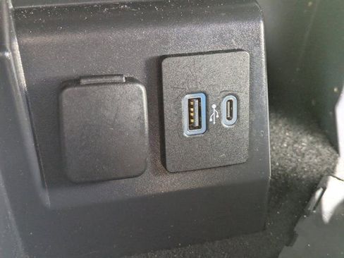 Used 2021 Ford Explorer XLT w/ Equipment Group 202A RWD image 18