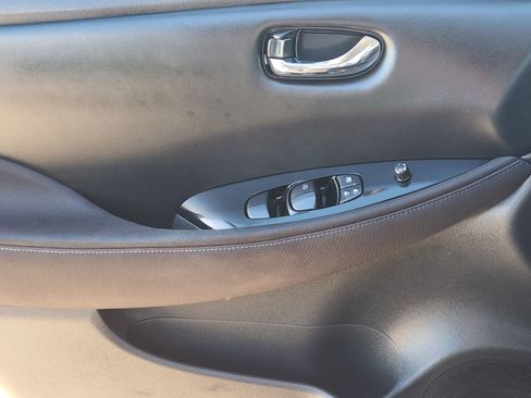 Used 2021 Nissan Leaf SV w/ SV Technology Package image 26