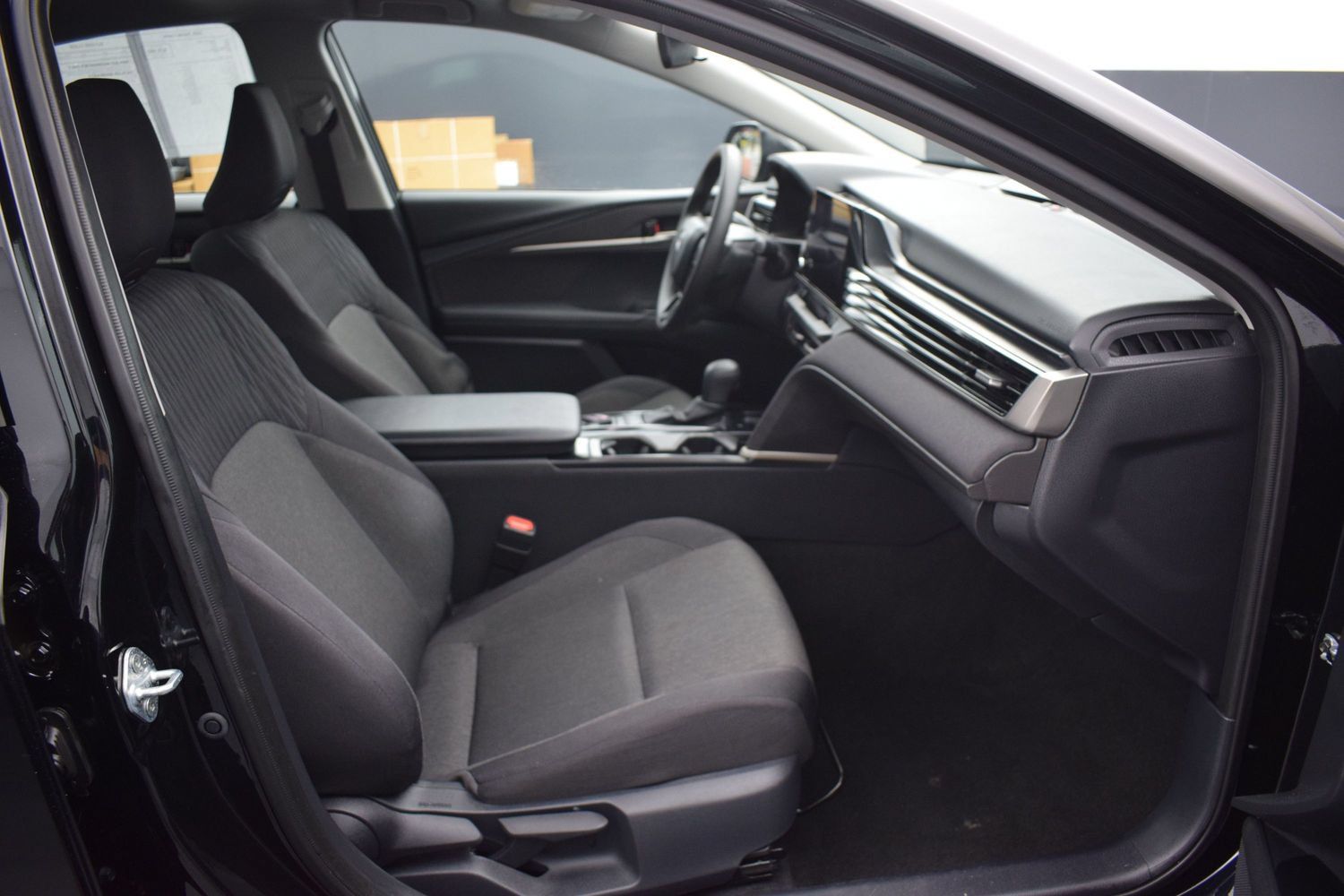 Used 2025 Toyota Camry LE FWD image 10