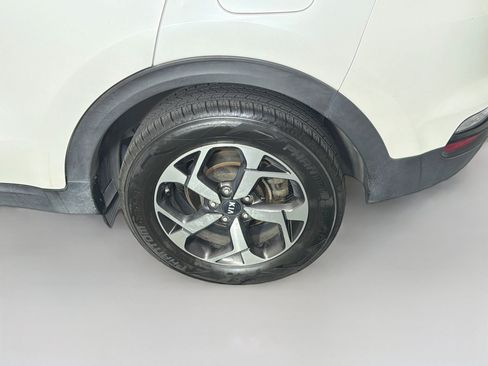 Used 2021 Kia Sportage LX FWD image 11