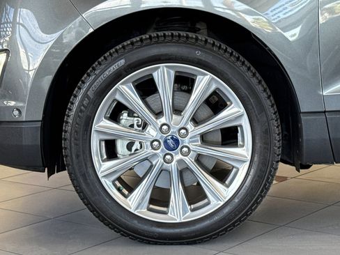 Used 2018 Ford Edge Titanium w/ Equipment Group 302A AWD/4WD image 25