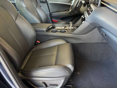Used 2026 Genesis G70 2.5T RWD image 38
