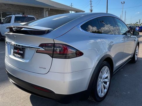 Used 2017 Tesla Model X 100D AWD/4WD image 4