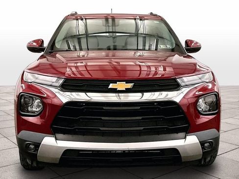 Used 2021 Chevrolet TrailBlazer LT w/ Driver Confidence Package FWD image 3