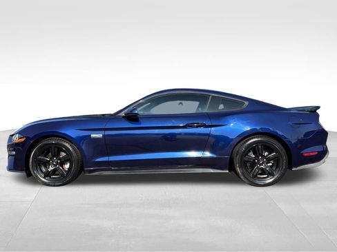 Used 2019 Ford Mustang Coupe RWD image 2