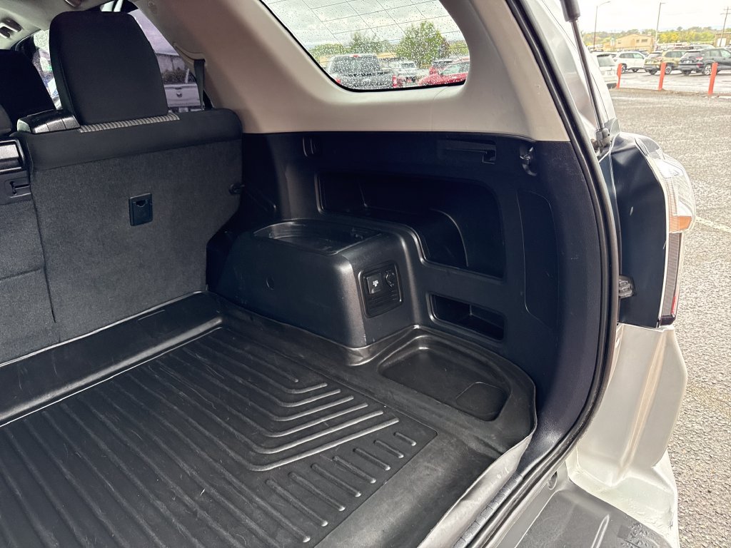 Used 2014 Toyota 4Runner SR5 AWD/4WD image 32