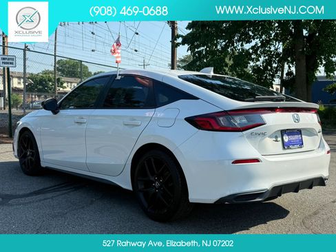 Used 2022 Honda Civic Sport image 2