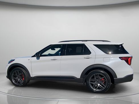New 2026 Ford Explorer ST-Line w/ ST-Line Street Pack image 13