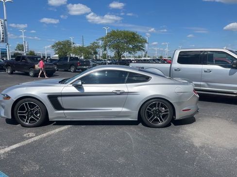Used 2018 Ford Mustang Premium image 11