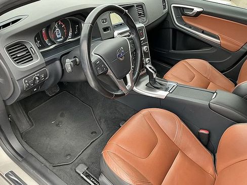 Used 2016 Volvo S60 T5 Premier w/ Convenience Package image 16