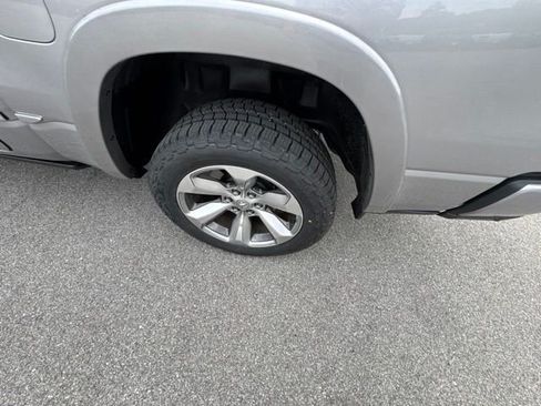 Used 2019 RAM 1500 Limited AWD/4WD image 12