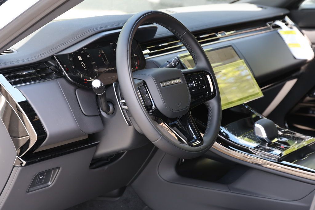 New 2026 Land Rover Range Rover Sport Dynamic SE AWD/4WD image 6