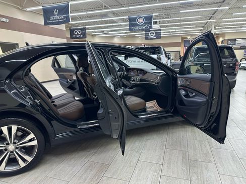 Used 2017 Mercedes-Benz S 550 Sedan image 11