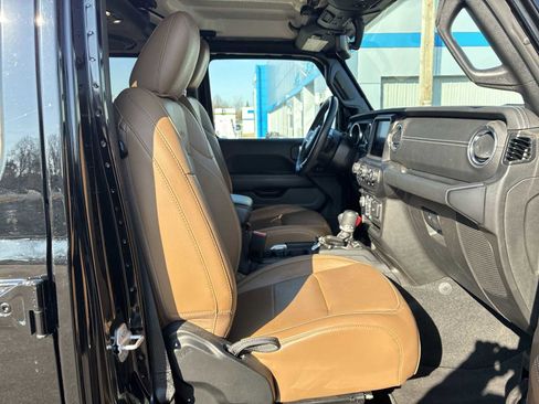 Used 2023 Jeep Wrangler Sahara w/ Cold Weather Group image 28