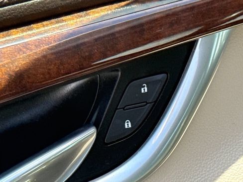 Used 2014 Cadillac XTS Premium FWD image 21