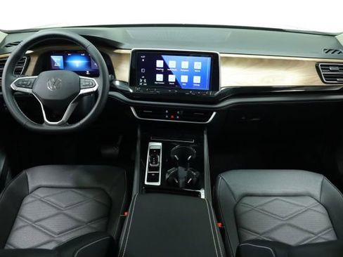 New 2026 Volkswagen Atlas SE FWD image 11