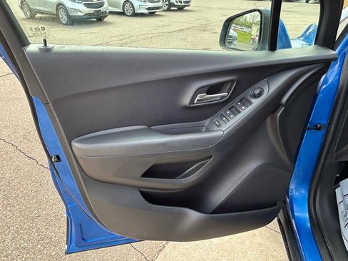 Used 2015 Chevrolet Trax LT w/ LT Plus Package FWD image 14