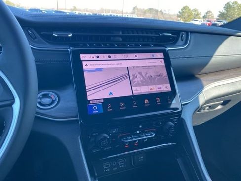 New 2025 Jeep Grand Cherokee Limited image 20