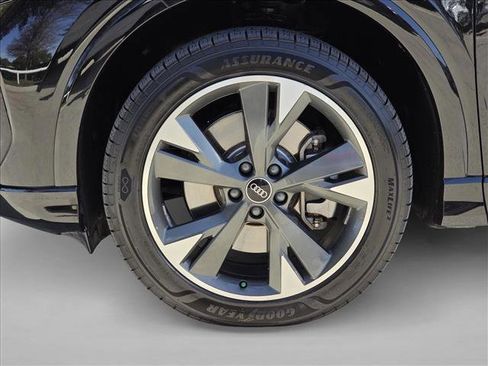 Certified 2024 Audi Q4 e-tron Premium image 9