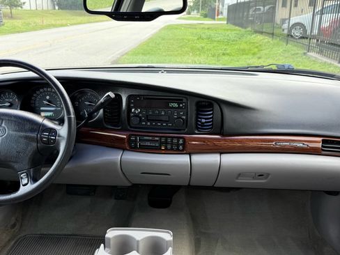 Used 2004 Buick Le Sabre Custom image 27