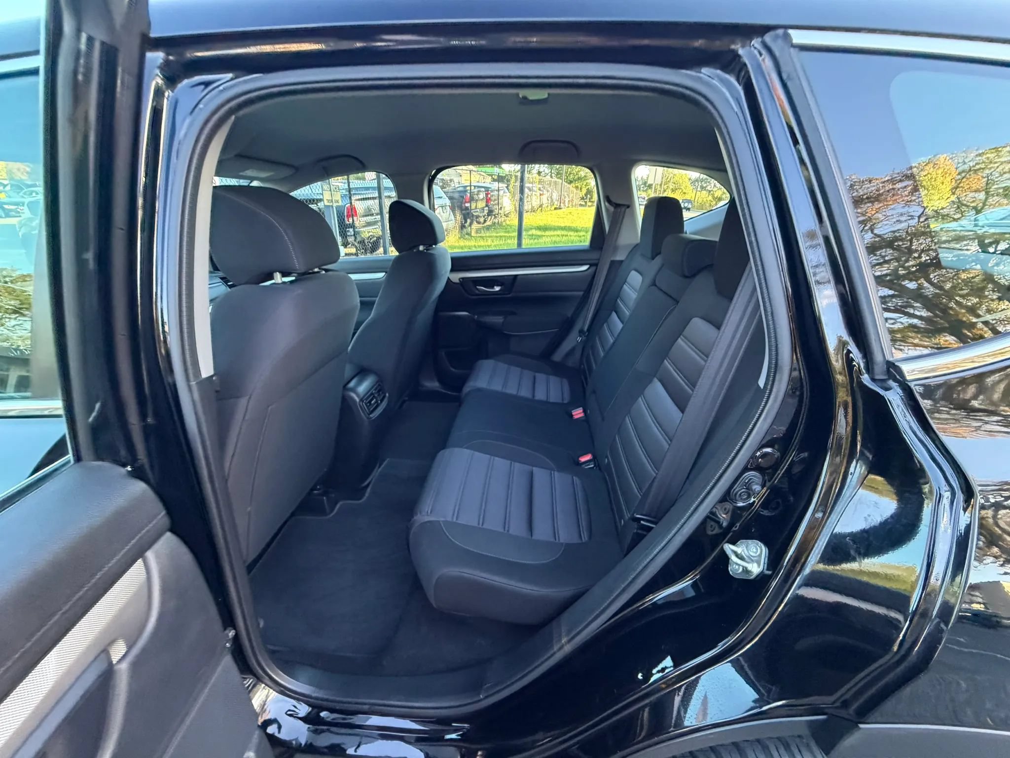 Used 2019 Honda CR-V LX image 19