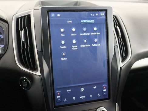 Used 2023 Ford Edge SEL image 32