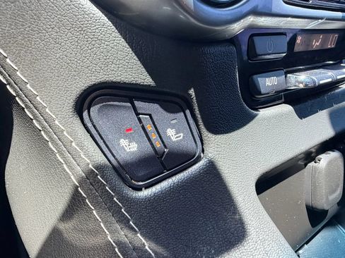 Used 2020 Chevrolet Suburban LT AWD/4WD image 19