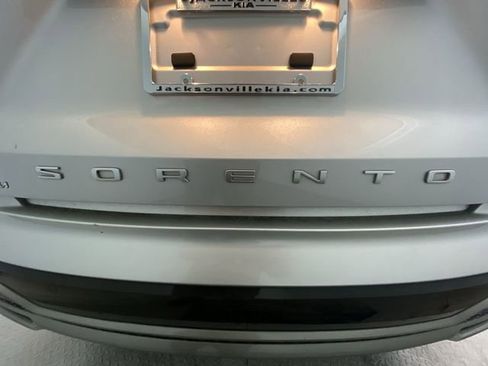 Used 2022 Kia Sorento S image 27