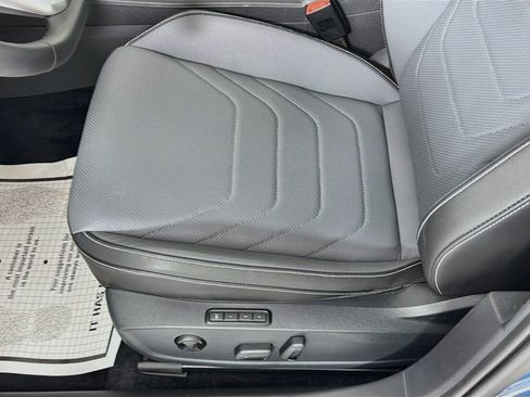 Used 2026 Volkswagen Jetta SEL FWD image 19