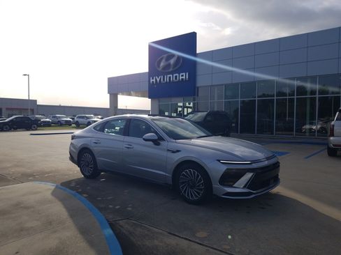 New 2026 Hyundai Sonata Limited FWD image 1
