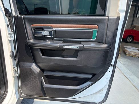 Used 2017 RAM 1500 Laramie AWD/4WD image 14