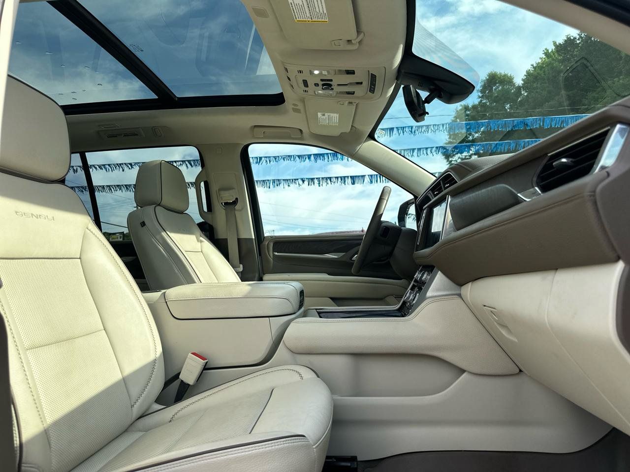 Used 2021 GMC Yukon Denali w/ Advanced Technology Package RWD image 19