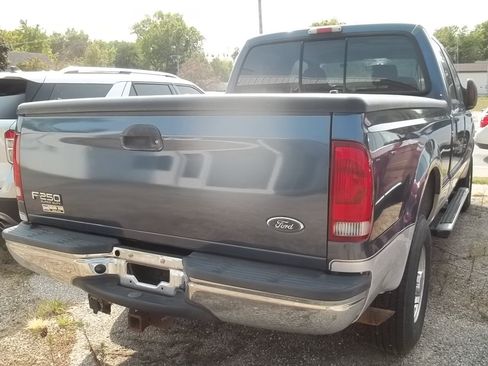 Used 2004 Ford F250 XLT AWD/4WD image 3