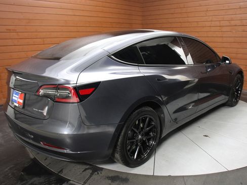 Used 2022 Tesla Model 3 Long Range image 10