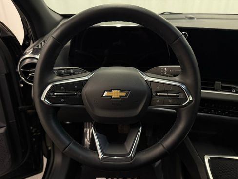 Used 2025 Chevrolet Equinox LT image 12