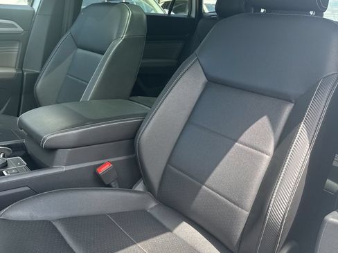 Used 2023 Volkswagen Atlas Cross Sport SE w/ Panoramic Sunroof Package AWD/4WD image 10