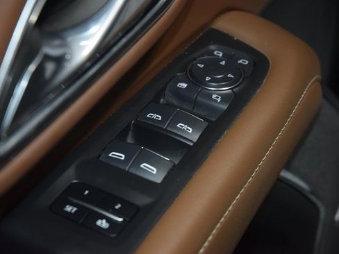 Used 2024 Chevrolet Suburban High Country image 47