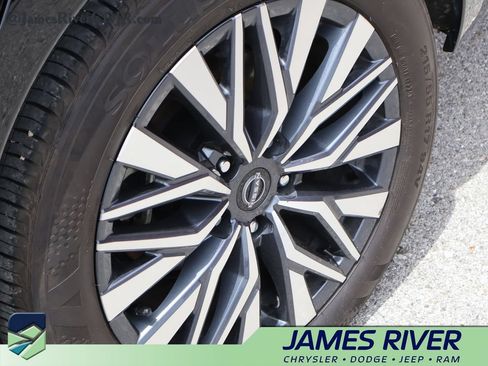 Used 2025 Nissan Altima 2.5 SV FWD image 37