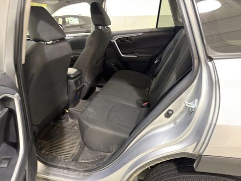Used 2024 Toyota RAV4 LE AWD/4WD image 8