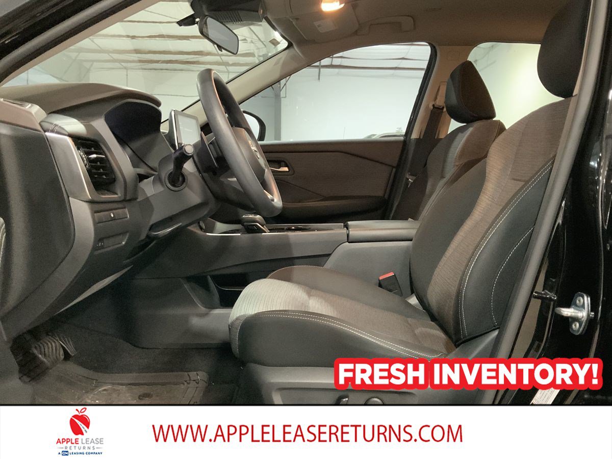 Used 2022 Nissan Rogue SV FWD image 6