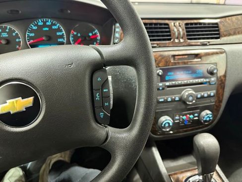 Used 2016 Chevrolet Impala LT image 13