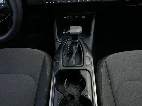 Used 2025 Kia K4 LXS image 13