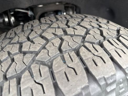 Used 2024 Chevrolet Silverado 2500 High Country image 35