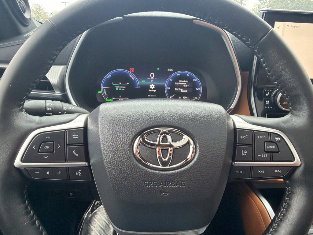 Used 2026 Toyota Highlander Platinum AWD/4WD image 29