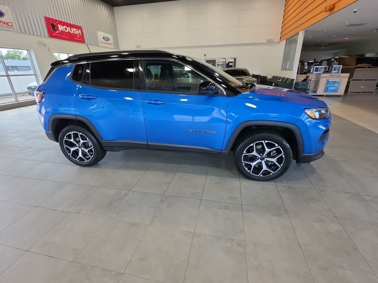 Used 2025 Jeep Compass Limited AWD/4WD image 8
