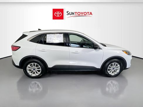 Used 2022 Ford Escape SE w/ Convenience Package image 2