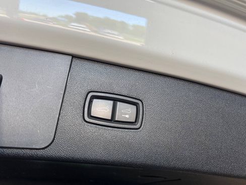 Used 2019 Porsche Cayenne AWD/4WD image 30