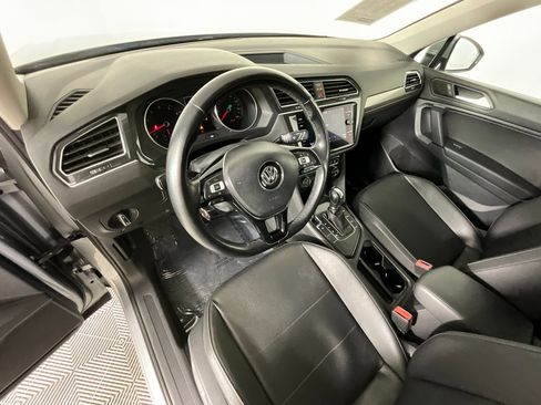 Used 2019 Volkswagen Tiguan SE image 15