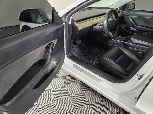 Used 2019 Tesla Model 3 Long Range image 19